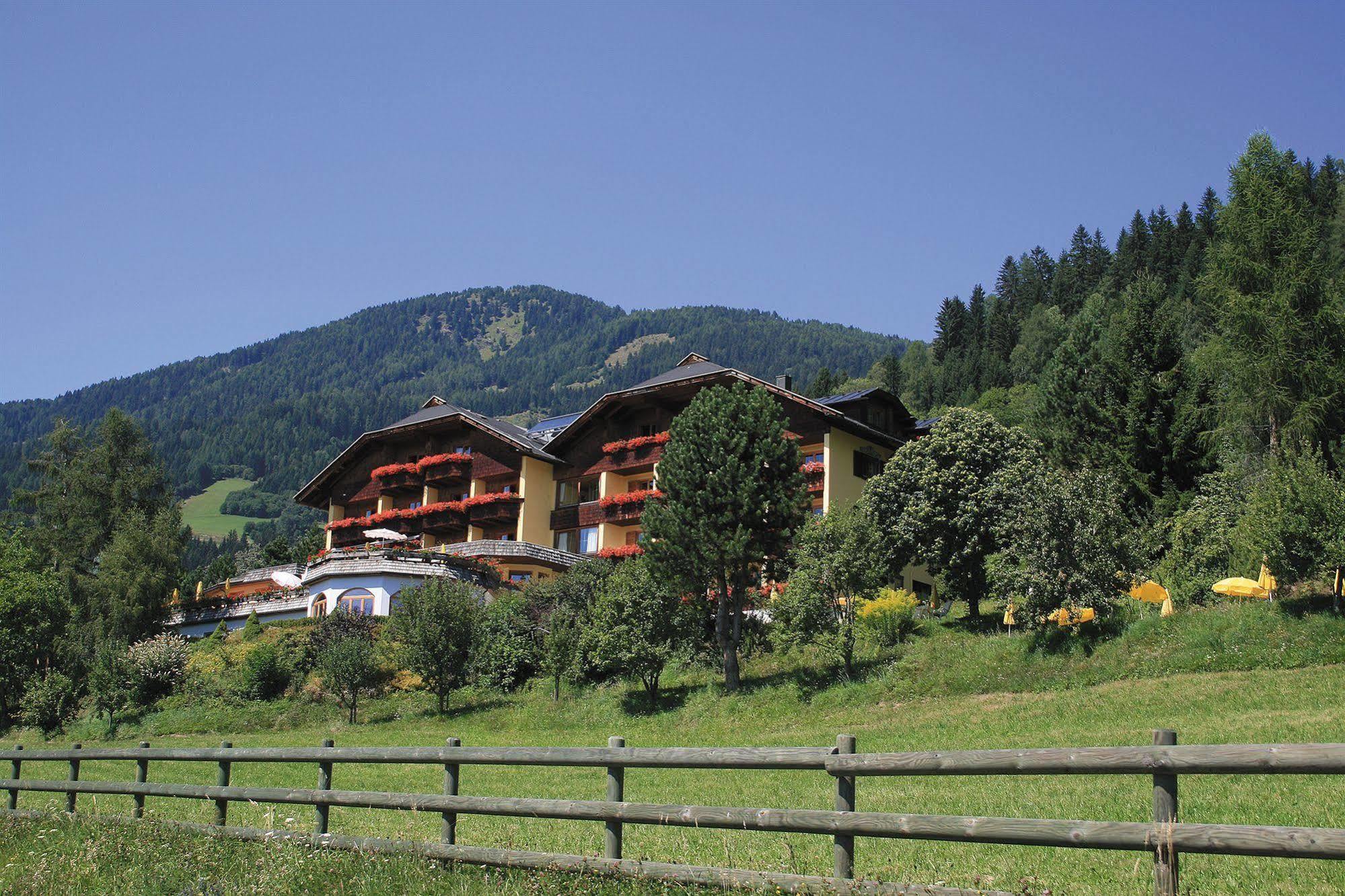 Naturhotel Alpenrose Милщат Екстериор снимка